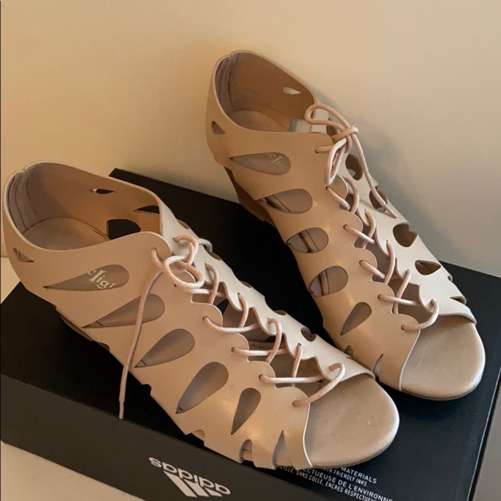 Woman’s sandals with small heel.